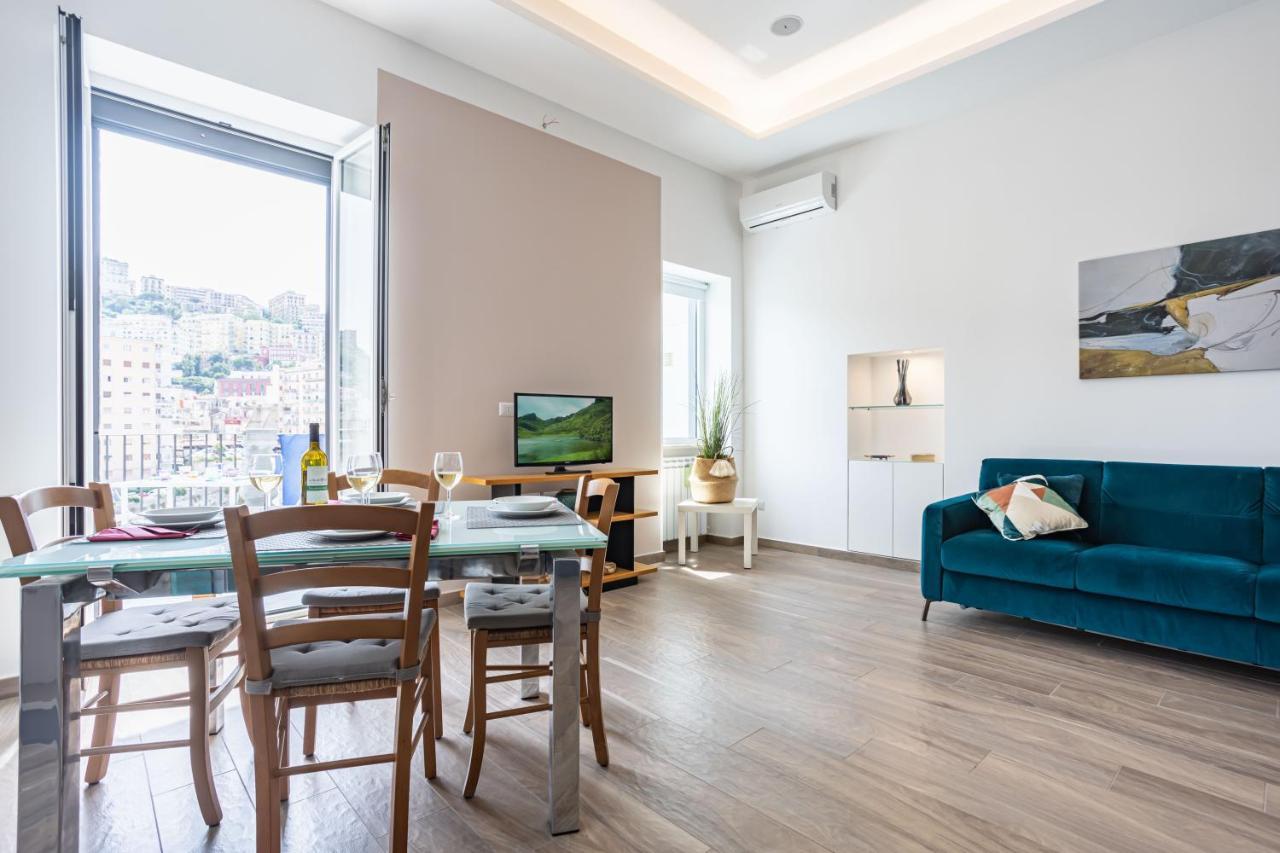 Hostly - Tarsia 50-Beautiful Terrace On Naples Appartement Buitenkant foto