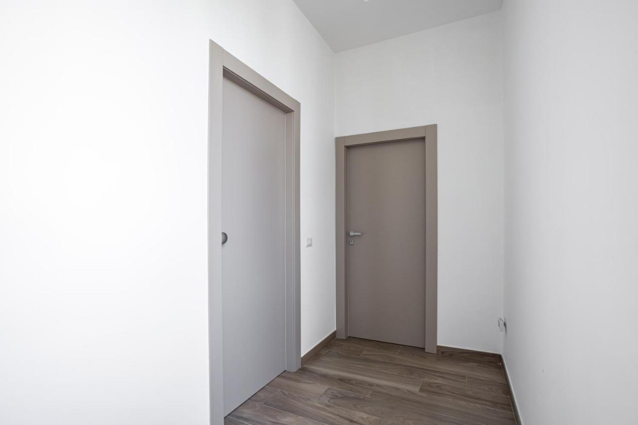Hostly - Tarsia 50-Beautiful Terrace On Naples Appartement Buitenkant foto