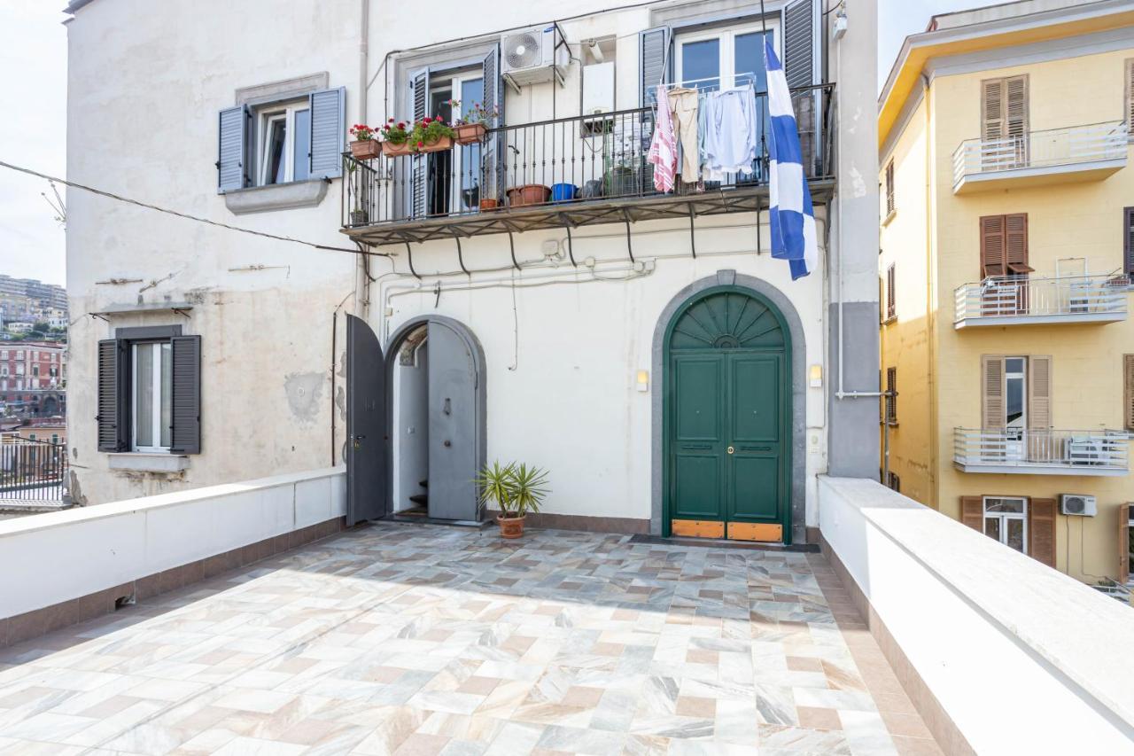 Hostly - Tarsia 50-Beautiful Terrace On Naples Appartement Buitenkant foto