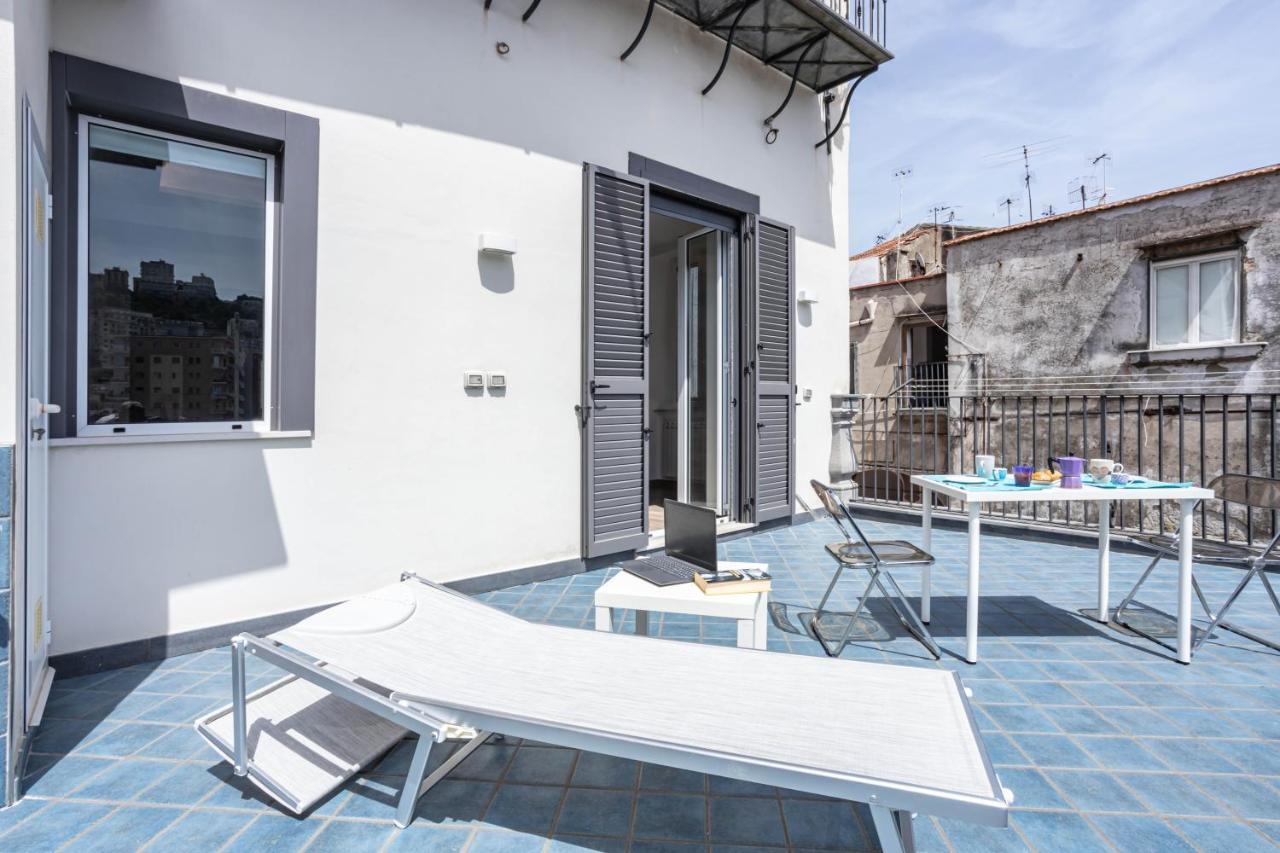 Hostly - Tarsia 50-Beautiful Terrace On Naples Appartement Buitenkant foto